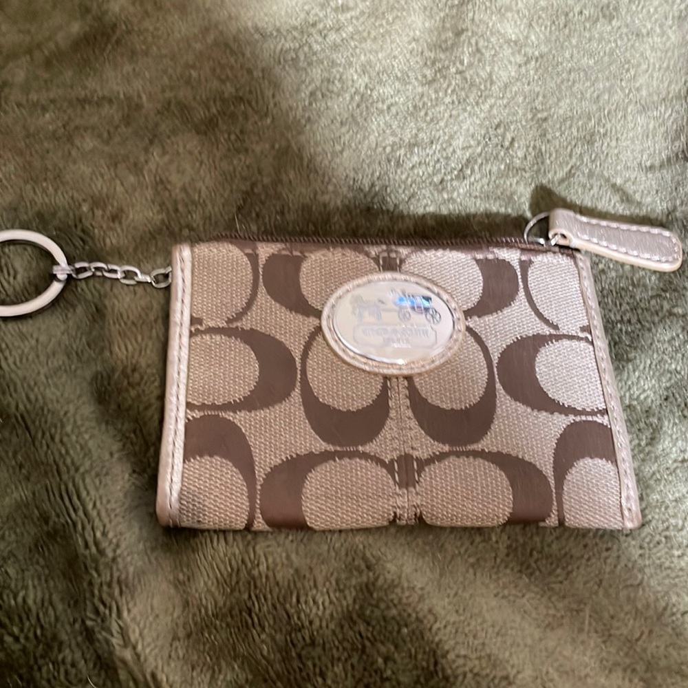 Coach Sm wallet. zippered coin pocket, outside slotted pocket, key chain 3”x 4”